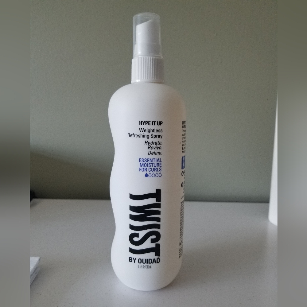 Twist By Ouidad Hype It Up Weightless Refreshing Spray